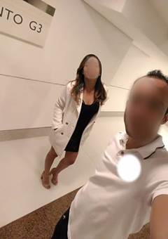 Medica gostosa mostrando a buceta em varias Ocasiões