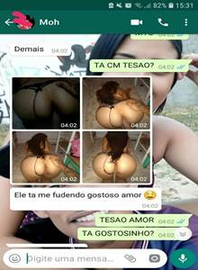 Corno recebe fotos da esposa fodendo com outro e fica com tesão