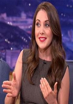 Alison Brie nua atriz e produtora norte-americana
