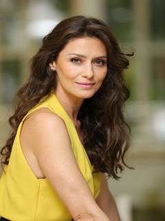 Maria Fernanda Cândido nua se masturbando