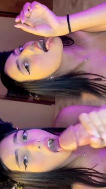 Brenda Trindade chupando gostoso